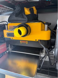Dewalt 15 amp planer 13 in. Corded
