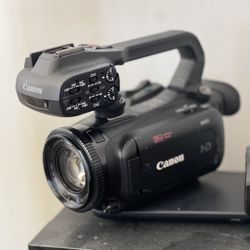 Canon XA11 Professional Camcorder With Charger.