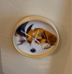 Small very cute novelty clock