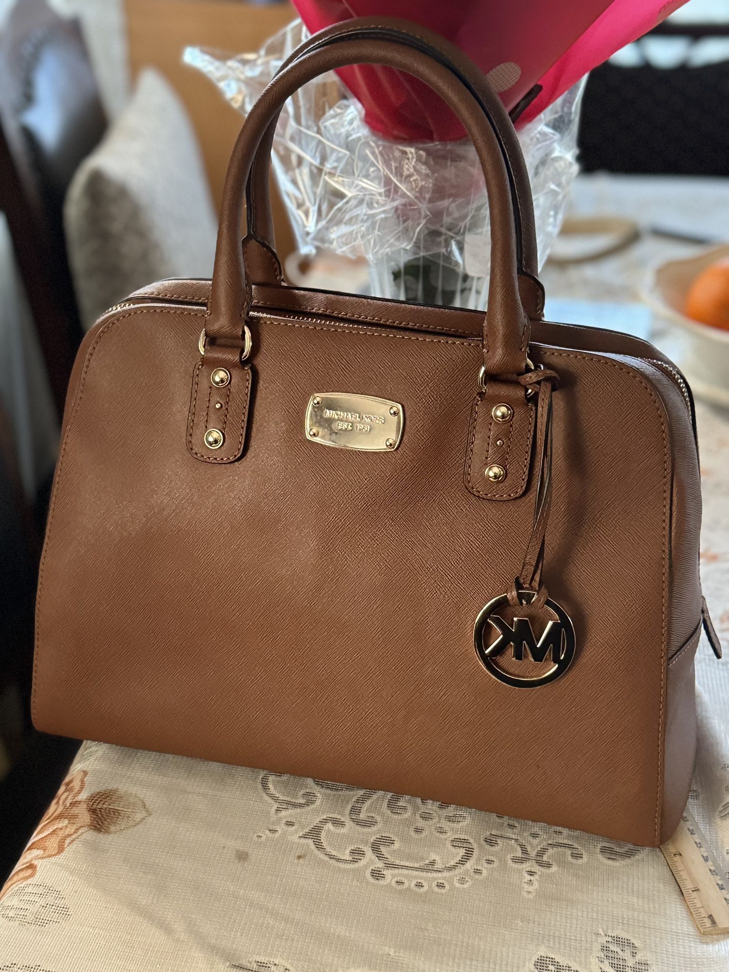 🍀💕Michael Kors Brown Large Saffiano Luggage Bag