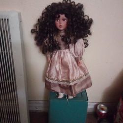 Collectable Doll. No Name No Brand