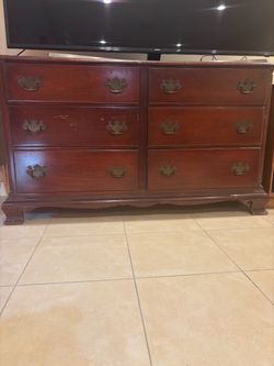 Dresser