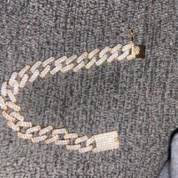 14 Kt Semi Sold amid Gold Cuban With Vvs Diamonds