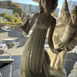 Lladros figures 