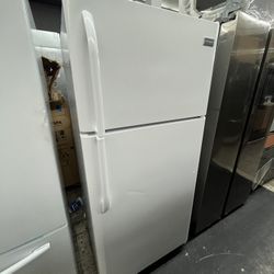 Frigidaire 30” Top Freezer Refrigerator White