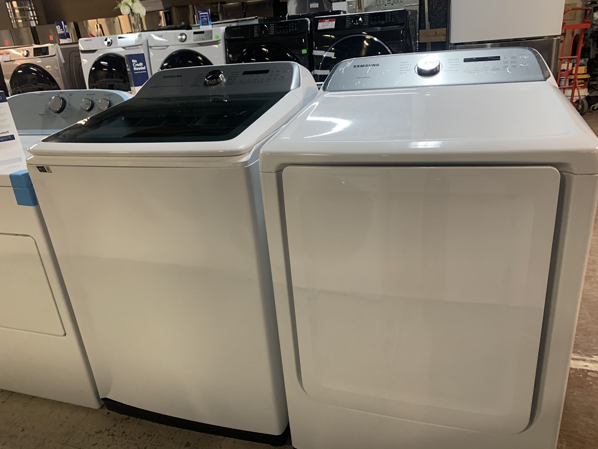 SAMSUNG TOP LOAD WASHER AND GAS DRYER 