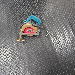 Makita 5 and 1/2 inch circular saw