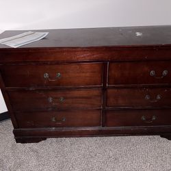 6 Drawer Dresser Great Condition 