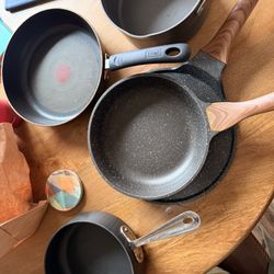 Set Of 5 Pots And Pan