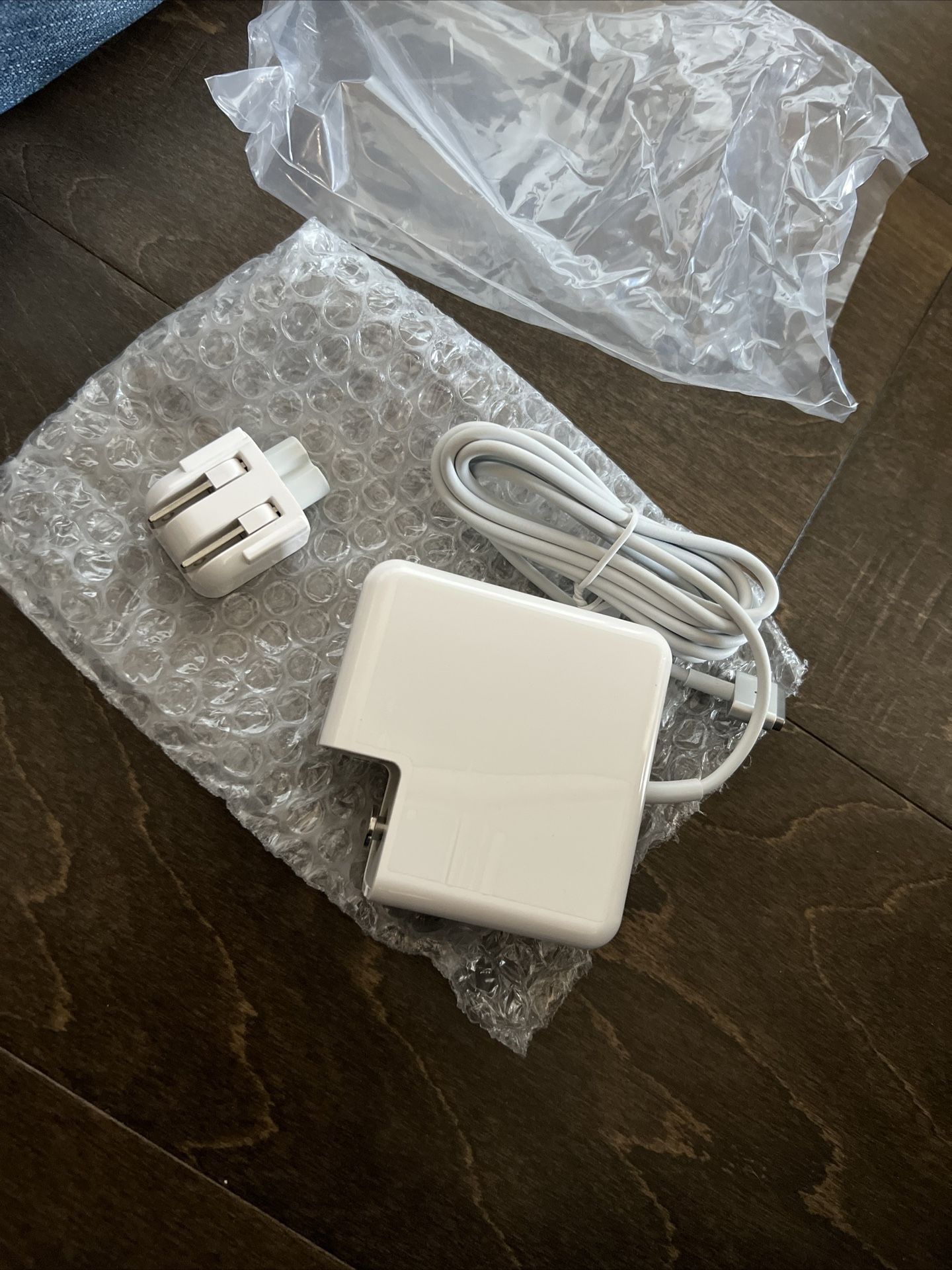 Apple MacBook Charger