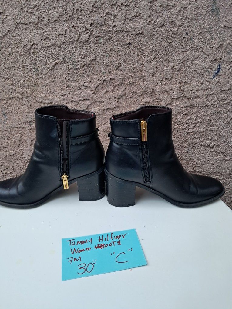 Women Boots Size 7
