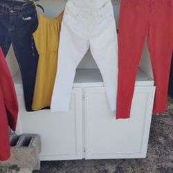 pantalones.vestidos$3 cada uno 