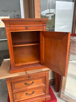 Ethan Allen Wood Nightstand with Drawer and Cabinet