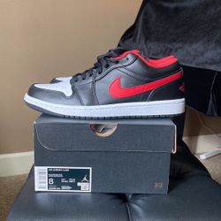 Air Jordan 1 Low Men’s Shoe US8