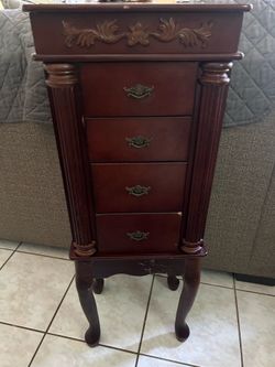 Jewelry cabinet