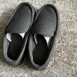 Mens Slippers New Size 8