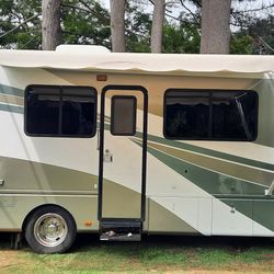 2001 Safari Trek