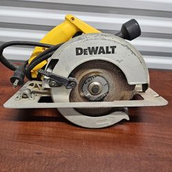 DeWalt Saw