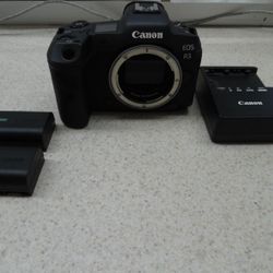 Canon EOS R5 45.0MP Mirrorless Camera - Black (Body Only) 
