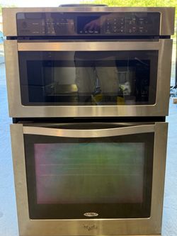 Whirlpool 4.3 cu Ft combination microwave wall oven and GE electric cooktop