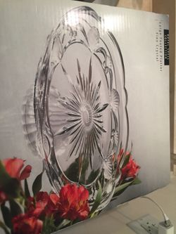 Large crystal serving dish