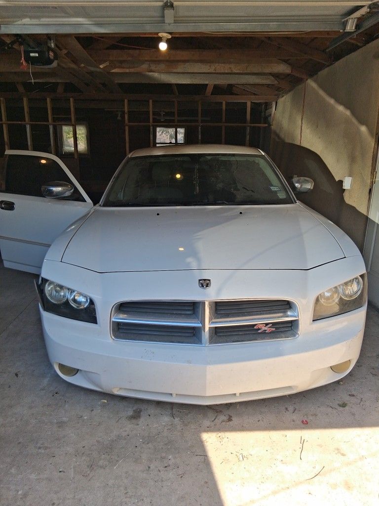 2006 Dodge Charger (Needs Engine)