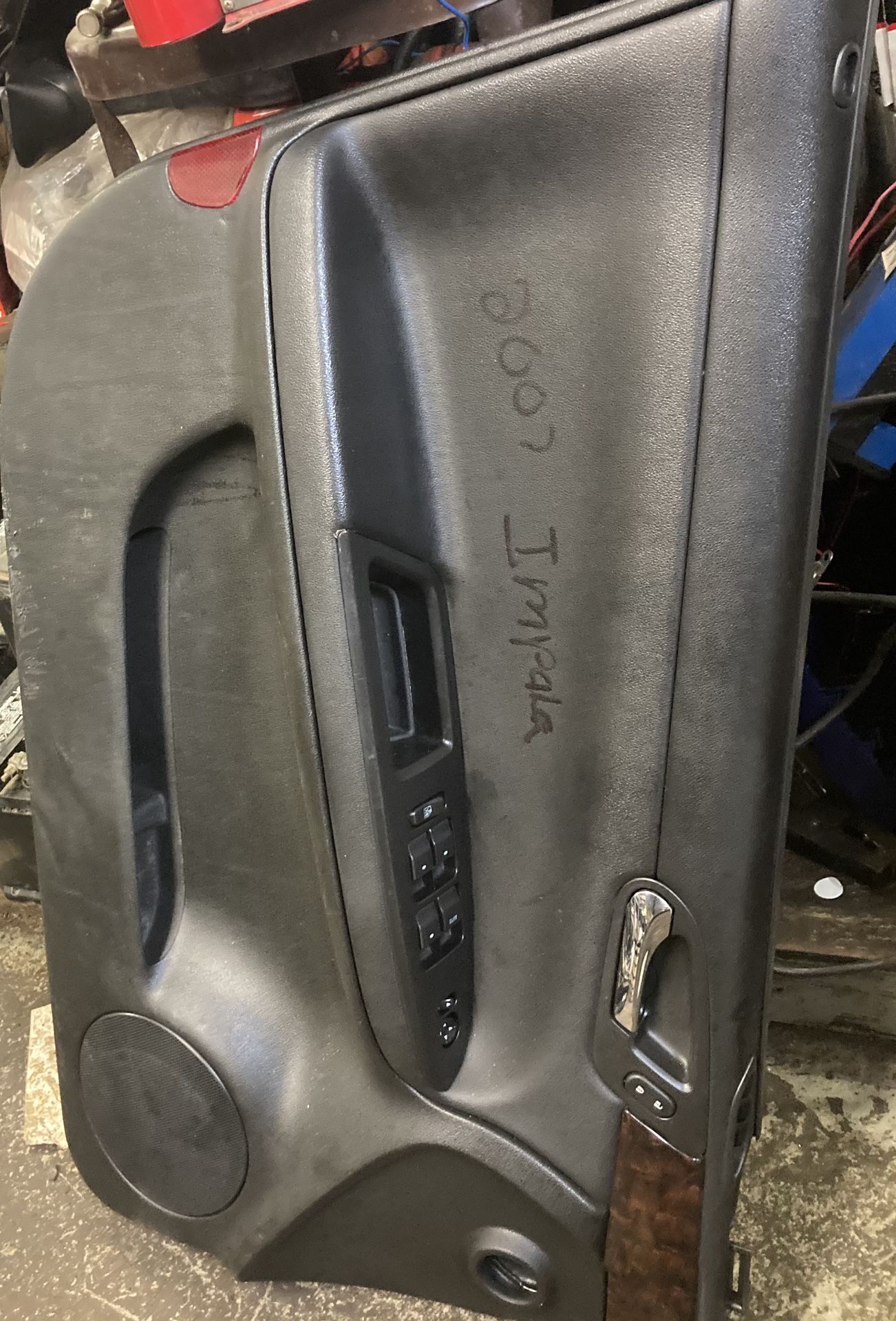 2007 Chevy. Impala. Driver Side Door Panel