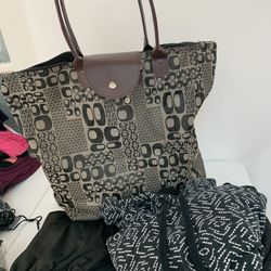 Clothing For Women And Purse Tote Sellin All For $20