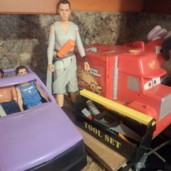 3 Men Working At Lightning  McQueen ,  Rusteze Mechanic Shop Truck Talk And Light Up . 12 Pieces Of Tools