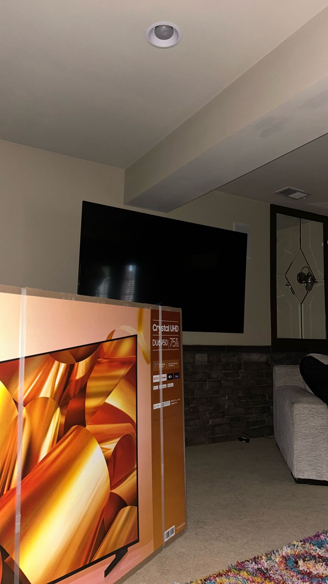 Tv Hung