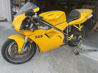 2001 Ducati 748