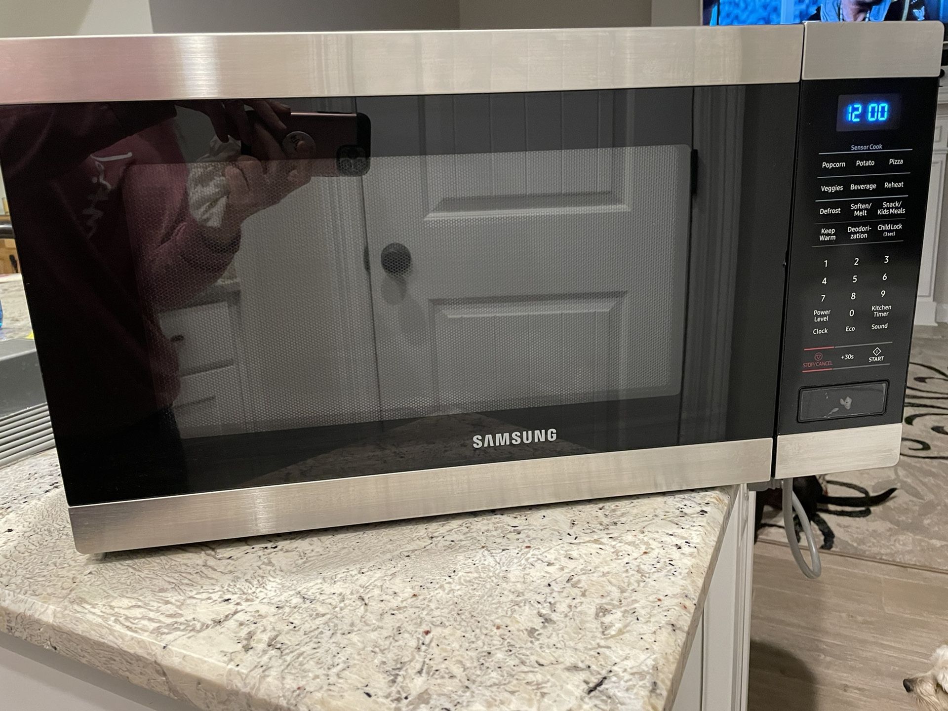 Countertop 1.9 cu. Ft. Microwave With Sensor Cook