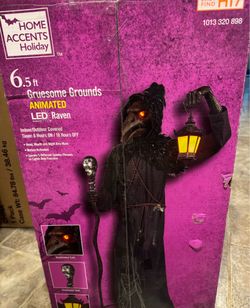 Home Accents 6.5ft.  Antimated LED Raven. New In Box