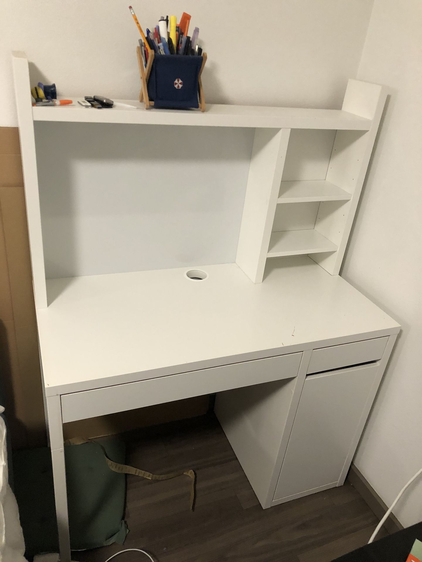 IKEA White Desk With Bookshelf