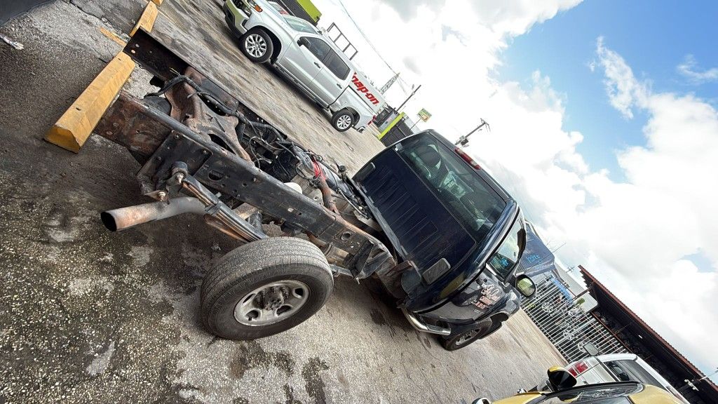 Chevy Silverado 2500 (2007
Only Parts
