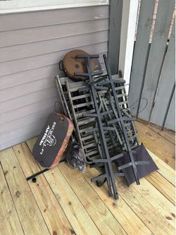 Hunting stands and two ladder sticks !
