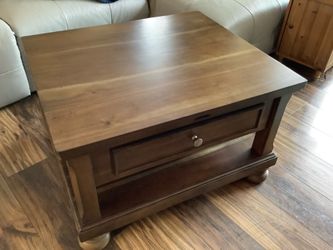 Lift-Top Wooden Coffee Table with Drawer 20” H, 33” W, 28” D