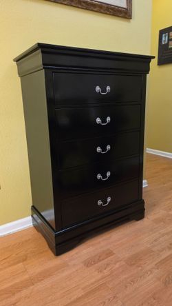 Sturdy Clean and Nice Black 5-Drawer Tall Dresser.
