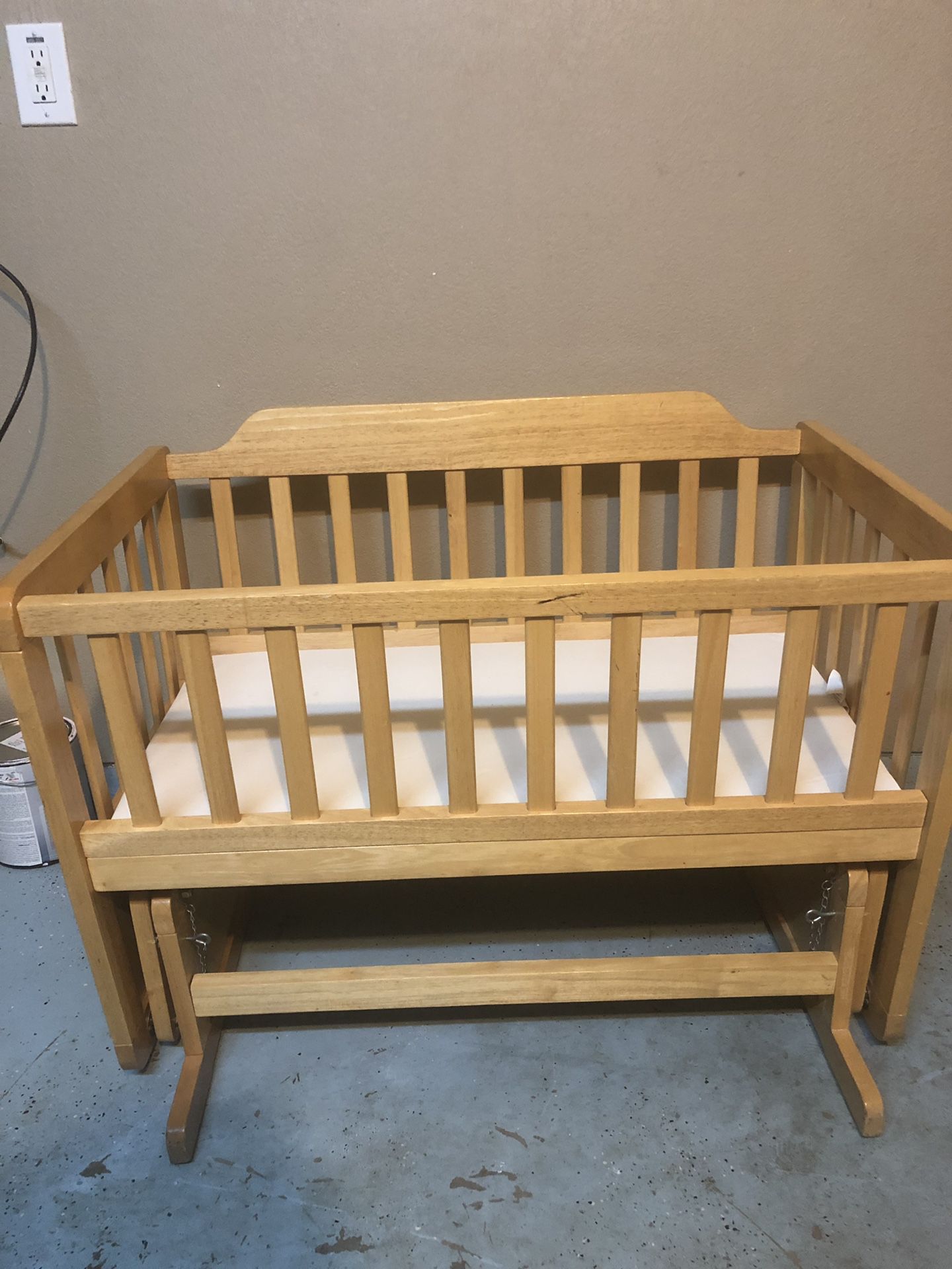 Baby cradle crib