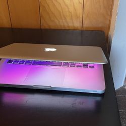 Apple MacBook Pro 13” I5/8GB/256GB SSD $140