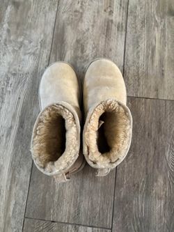 UGG Classic Mini