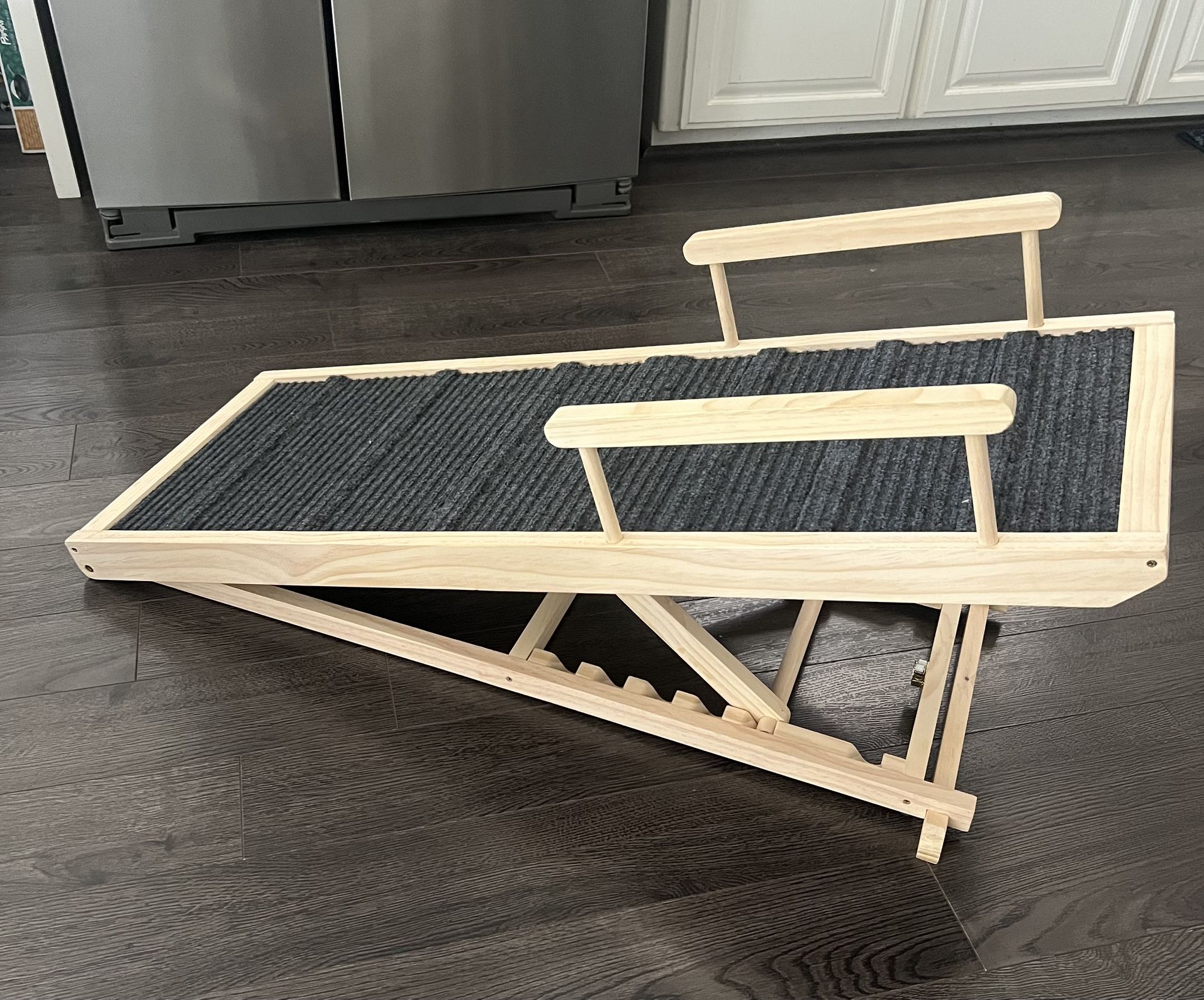 Folding Dog/Cat Ramp For Access To Couch, Bed, Cars.