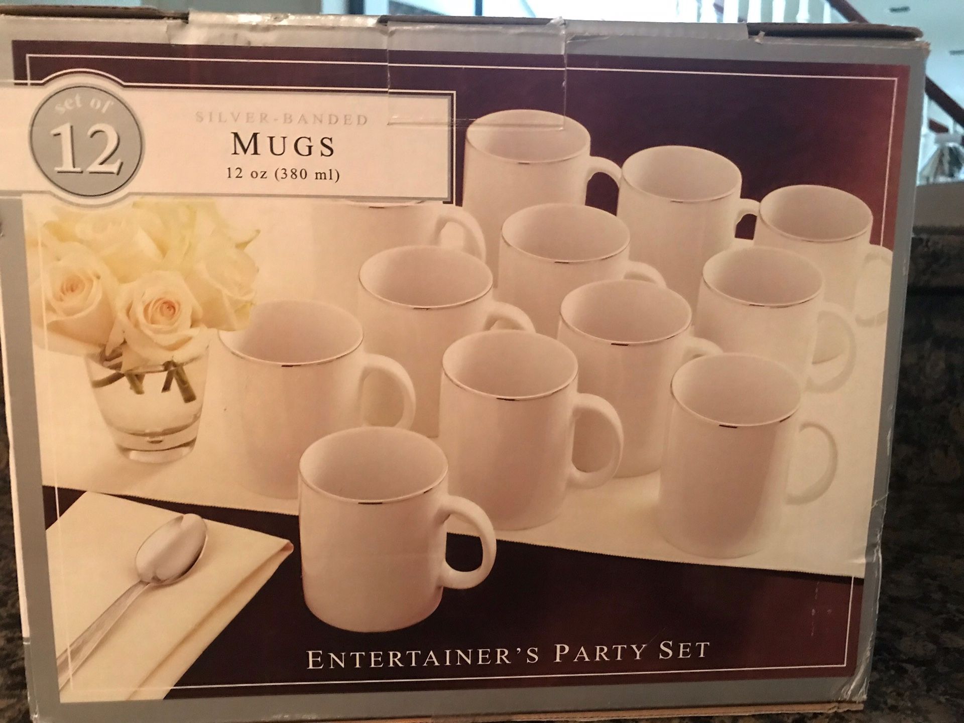 Set of 12 coffee mug, never used, still in the box