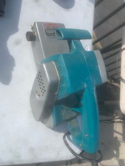 Makita 9924B belt sander