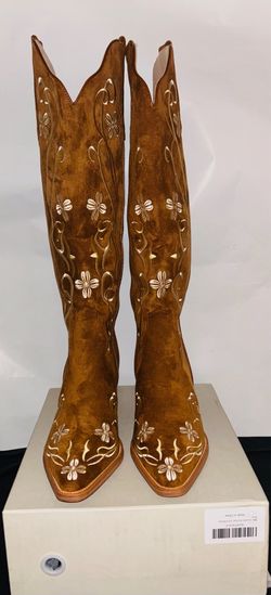 Woman size 9 boots