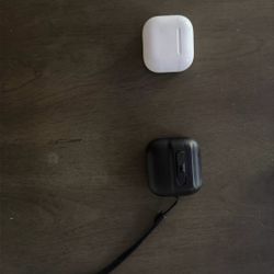 MagSafe Airpod 4 With ANC - Case And Right Earbud Only!!!!