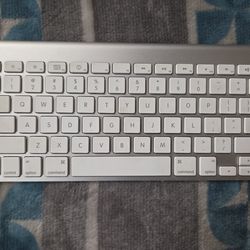 Apple Wireless Keyboard Model A1314