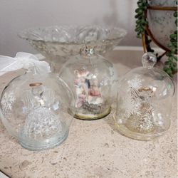 🎄Beautiful holiday/Christmas decor, $10 for all 3🎄