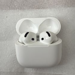 AirPods 4 noise canceling