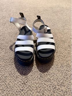 Women’s Doc Martins size 11